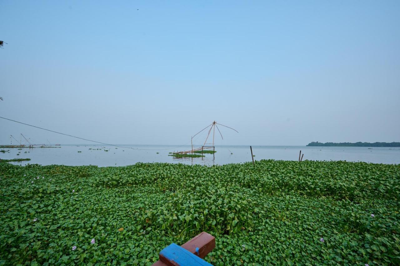 Отель Seclude By The Lake, Alleppey Alappuzha Экстерьер фото