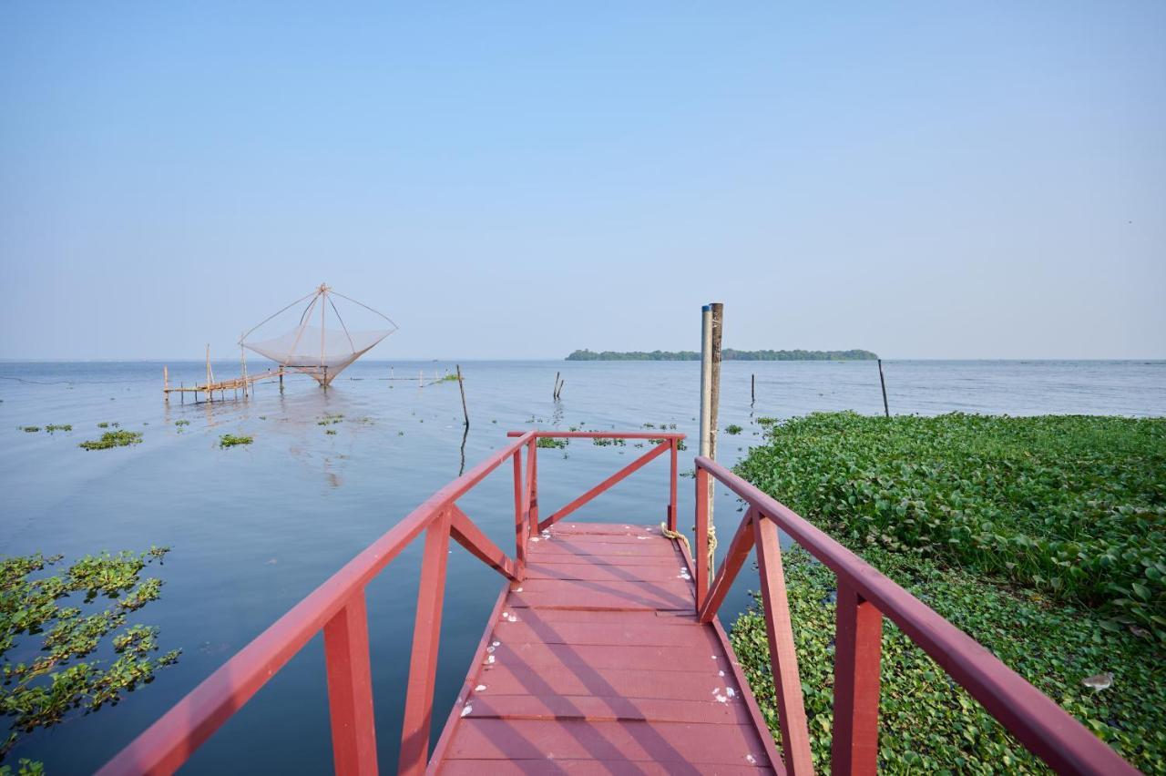 Отель Seclude By The Lake, Alleppey Alappuzha Экстерьер фото