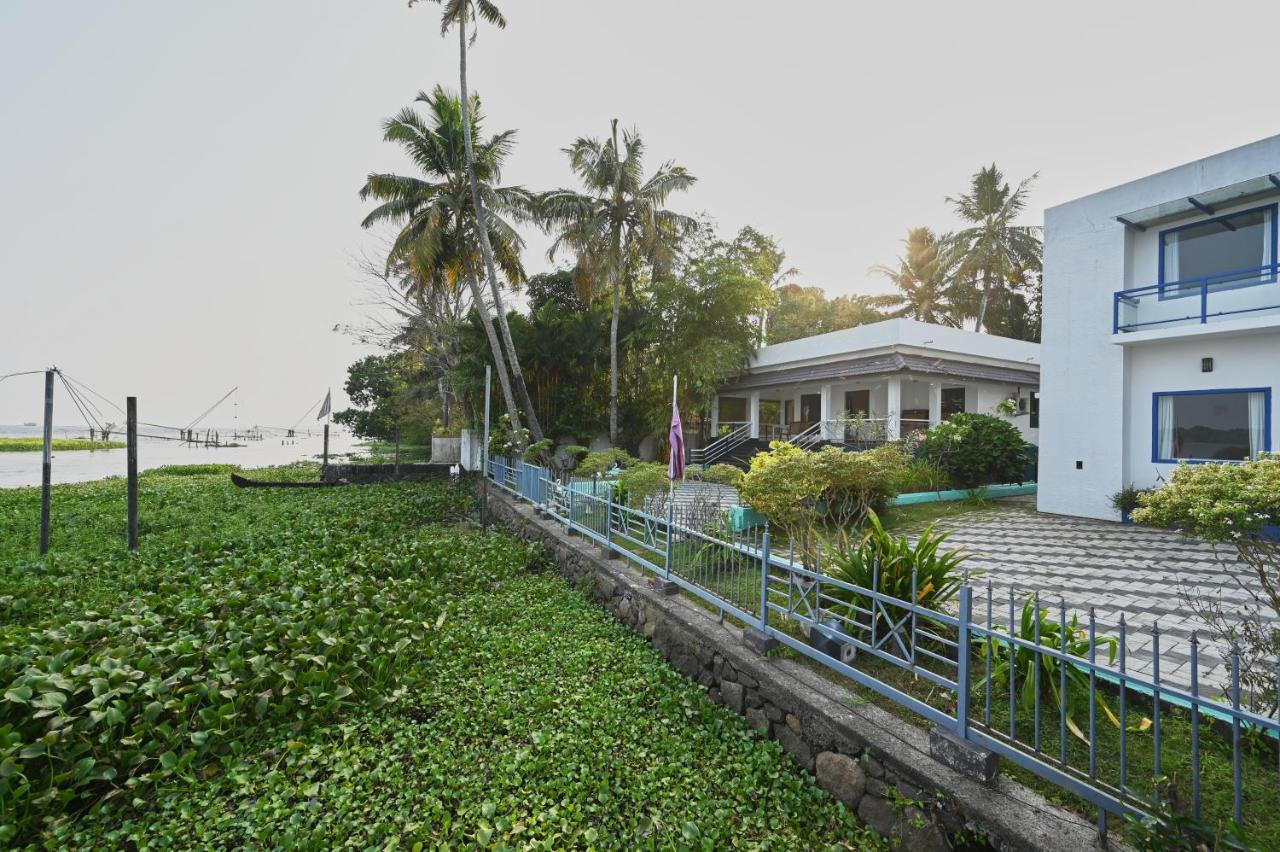 Отель Seclude By The Lake, Alleppey Alappuzha Экстерьер фото